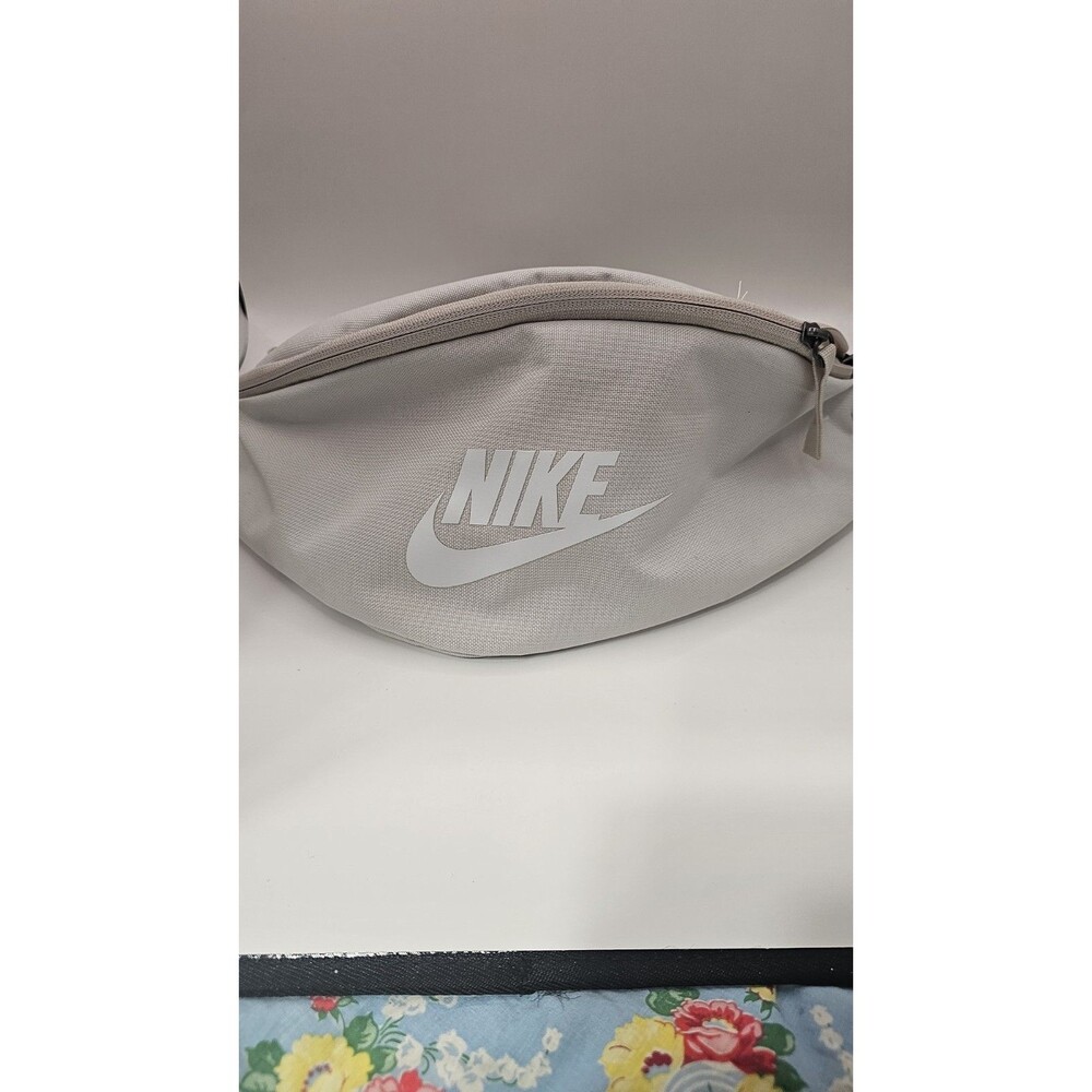 Nike Heritage Hip Pack Fanny Pack Ivory  Beige Travel CK0981-104